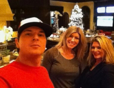 Meredith Bagans with her mom and brother. 